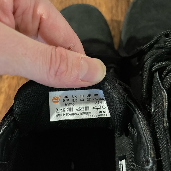 Size 9 timberland boots - Picture 4 of 4